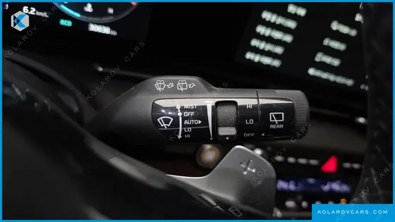 KIA CARNIVAL 9-SEATER SIGNATURE