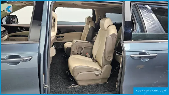 KIA CARNIVAL 11-SEATER NOBLESSE