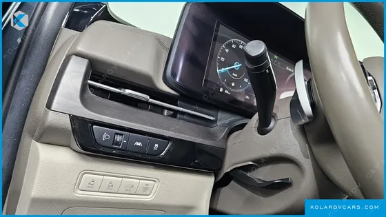KIA CARNIVAL 11-SEATER NOBLESSE