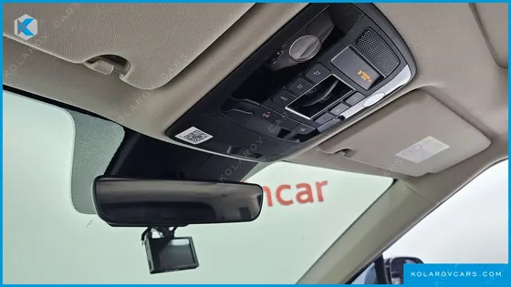 KIA CARNIVAL 11-SEATER NOBLESSE