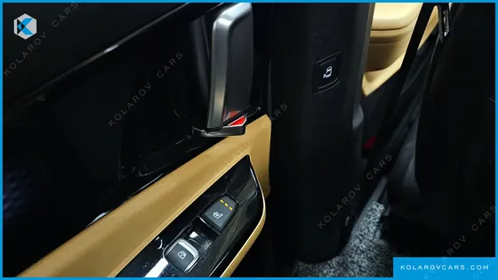 KIA CARNIVAL 11-SEATER SIGNATURE