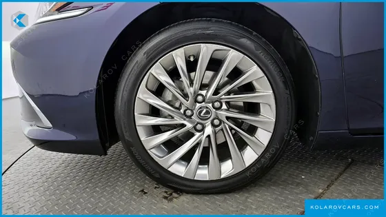 LEXUS ES LUXURY PLUS