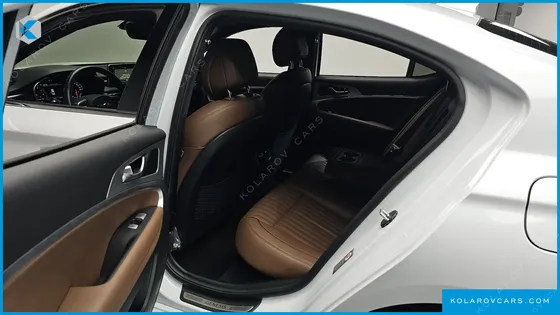 GENESIS G70 2.0T AWD