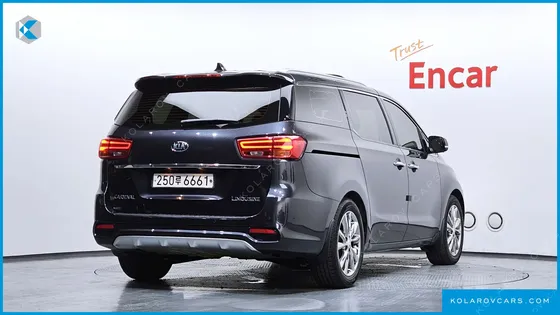KIA CARNIVAL 7-SEATER LIMOUSINE