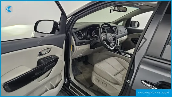 KIA CARNIVAL 7-SEATER LIMOUSINE