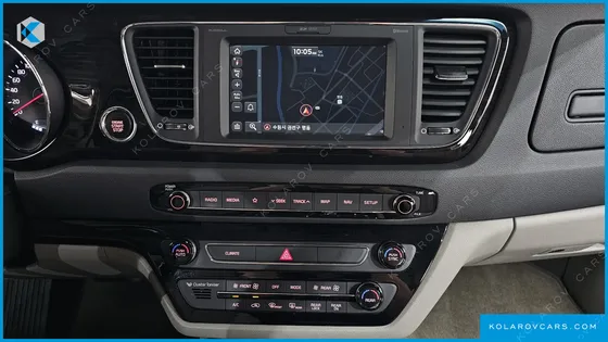 KIA CARNIVAL 7-SEATER LIMOUSINE