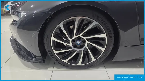 BMW I8 COUPE