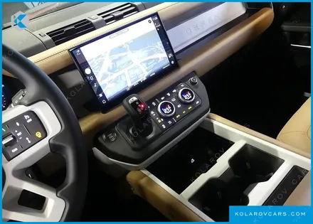 LAND ROVER DEFENDER 110 P300 X-DYNAMIC SE
