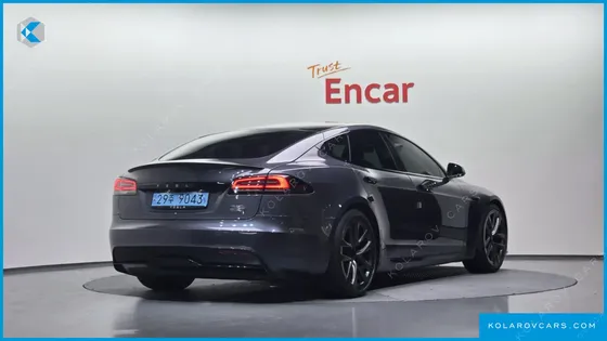 TESLA MODEL S PLAID