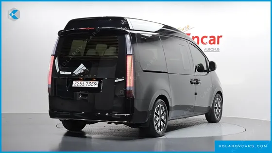 HYUNDAI STARIA 4WD LOUNGE 7-SEATER