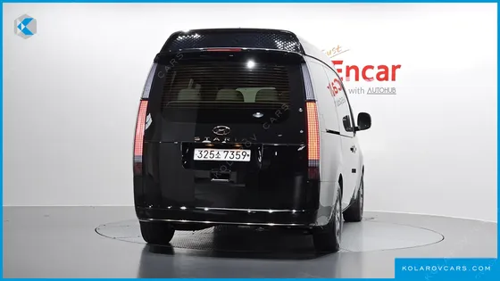 HYUNDAI STARIA 4WD LOUNGE 7-SEATER