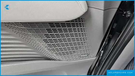 HYUNDAI STARIA 4WD LOUNGE 7-SEATER