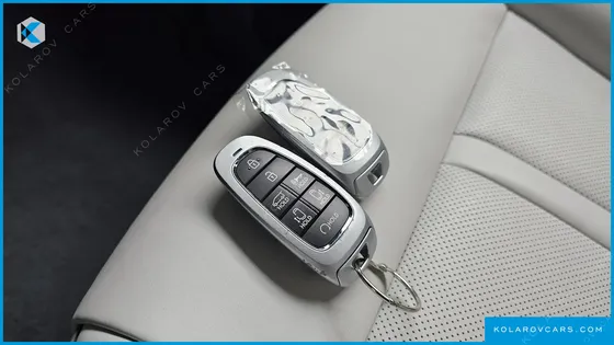 HYUNDAI STARIA 4WD LOUNGE 7-SEATER