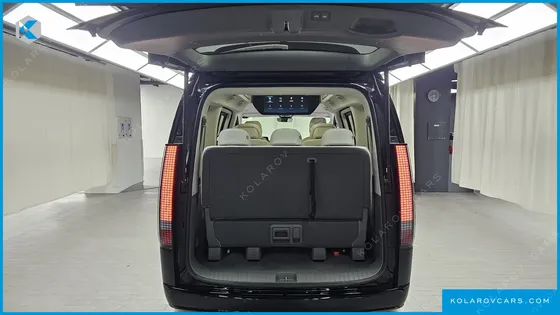 HYUNDAI STARIA 4WD LOUNGE 7-SEATER