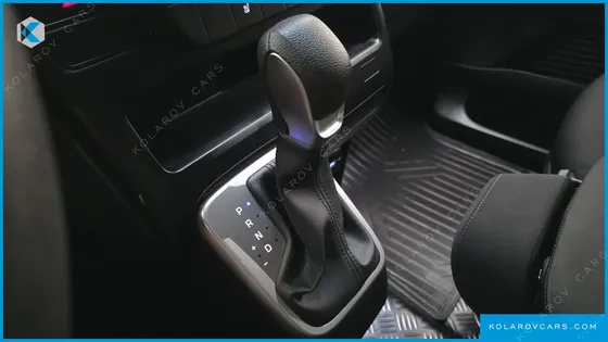 HYUNDAI STARIA CARGO 3-SEATER