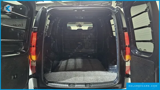 HYUNDAI STARIA HEV 1.6 CARGO 5-SEATER