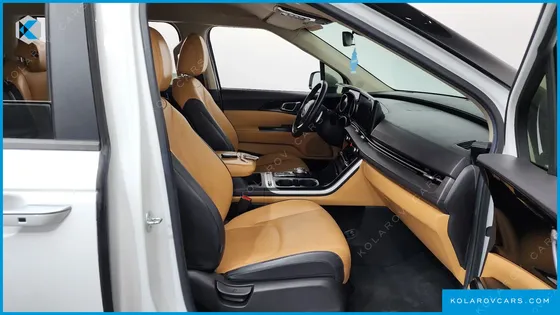 KIA CARNIVAL 9-SEATER PRESTIGE