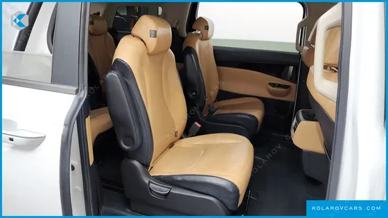 KIA CARNIVAL 9-SEATER PRESTIGE