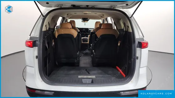 KIA CARNIVAL 9-SEATER PRESTIGE