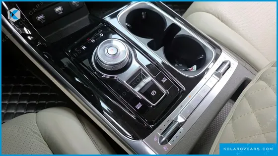 KIA CARNIVAL 9-SEATER HI-LIMOUSINE