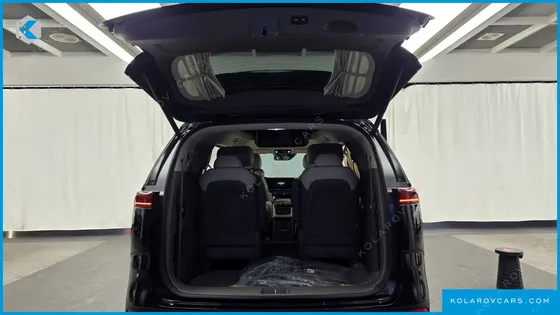 KIA CARNIVAL 9-SEATER HI-LIMOUSINE