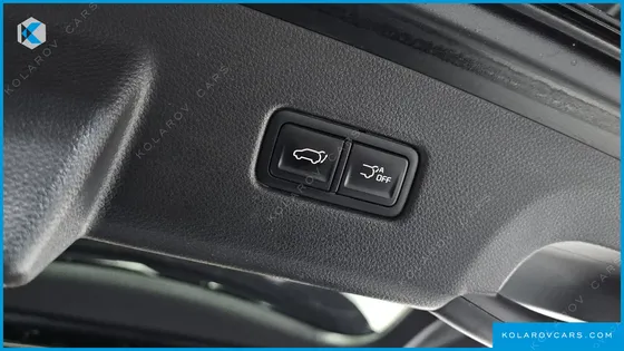 KIA CARNIVAL 9-SEATER SIGNATURE