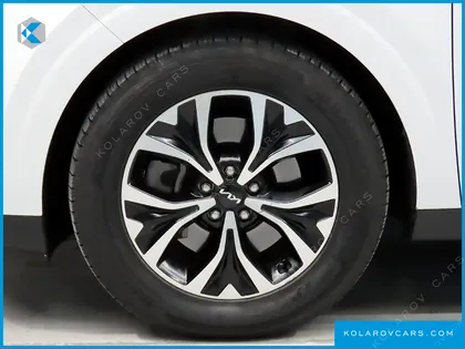 KIA CARNIVAL 9-SEATER PRESTIGE