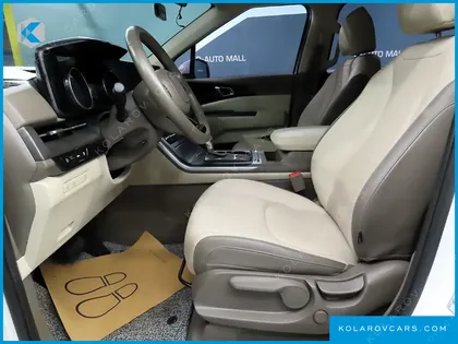 KIA CARNIVAL 9-SEATER PRESTIGE
