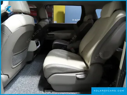 KIA CARNIVAL 9-SEATER PRESTIGE