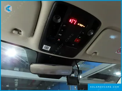 KIA CARNIVAL 9-SEATER PRESTIGE