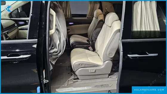 KIA CARNIVAL 9-SEATER HI-LIMOUSINE