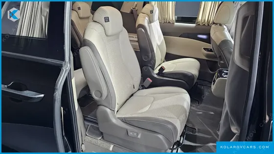 KIA CARNIVAL 9-SEATER HI-LIMOUSINE