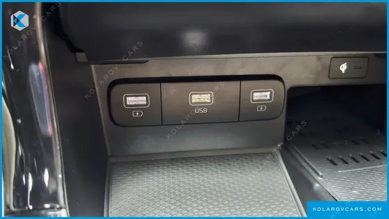 KIA CARNIVAL 9-SEATER HI-LIMOUSINE