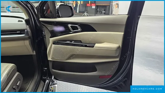 KIA CARNIVAL 9-SEATER HI-LIMOUSINE