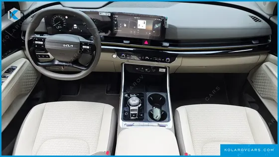 KIA CARNIVAL GASOLINE 7 SEATER X LINE
