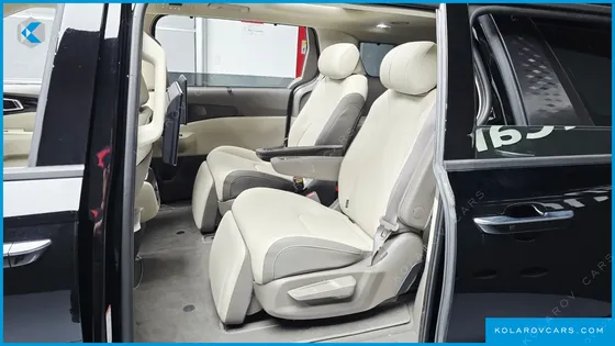 KIA CARNIVAL GASOLINE 7 SEATER X LINE