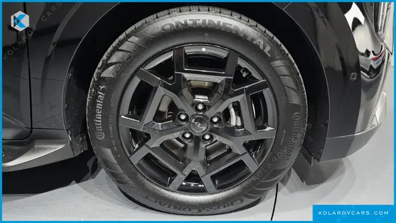 KIA CARNIVAL GASOLINE 7 SEATER X LINE