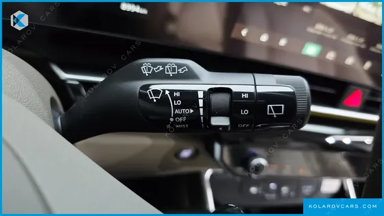 KIA CARNIVAL GASOLINE 7 SEATER X LINE