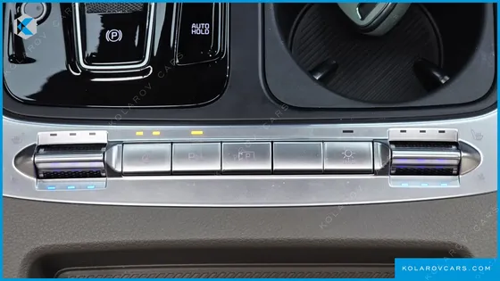KIA CARNIVAL GASOLINE 7 SEATER X LINE