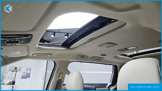 KIA CARNIVAL GASOLINE 7 SEATER X LINE