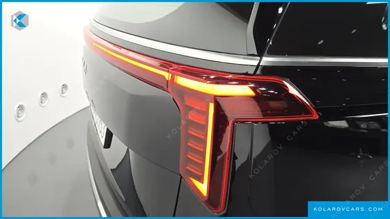 KIA CARNIVAL 9-SEATER SIGNATURE