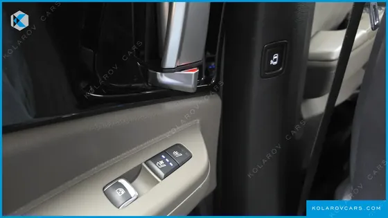 KIA CARNIVAL 7-SEATER SIGNATURE