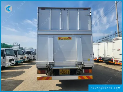 HYUNDAI MEGA TRUCK GOLD