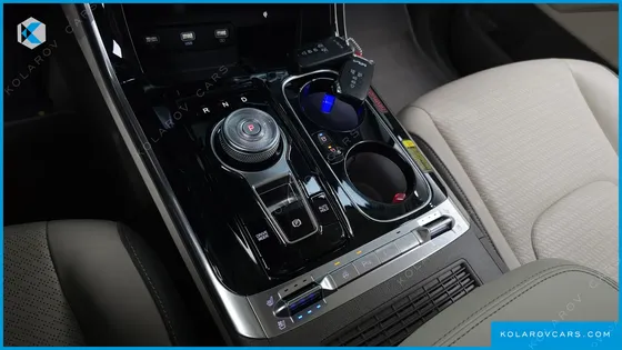 KIA CARNIVAL 7-SEATER HI-LIMOUSINE