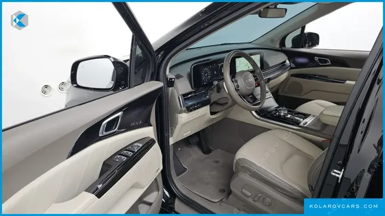 KIA CARNIVAL 7-SEATER HI-LIMOUSINE