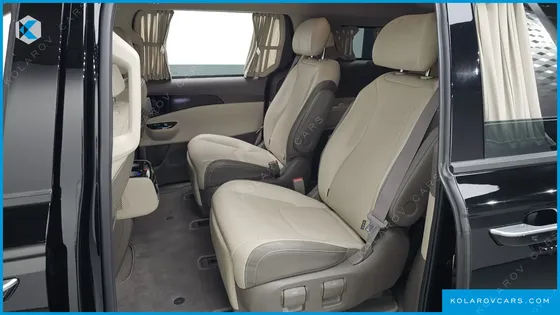 KIA CARNIVAL 7-SEATER HI-LIMOUSINE