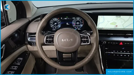 KIA CARNIVAL 7-SEATER HI-LIMOUSINE