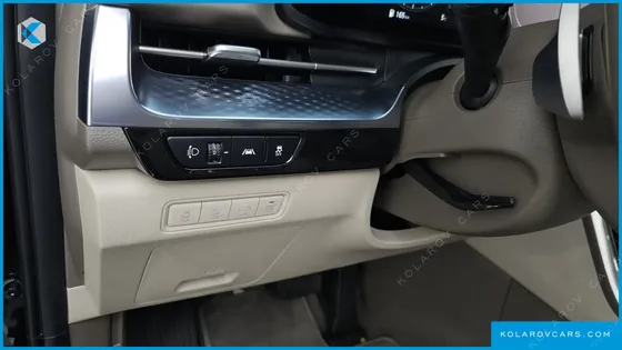 KIA CARNIVAL 7-SEATER HI-LIMOUSINE