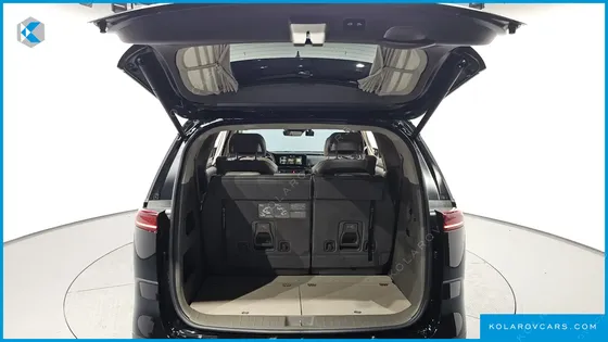 KIA CARNIVAL 7-SEATER HI-LIMOUSINE