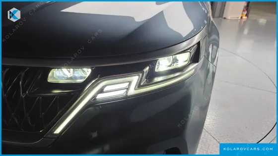 KIA CARNIVAL GASOLINE 7-SEATER SIGNATURE